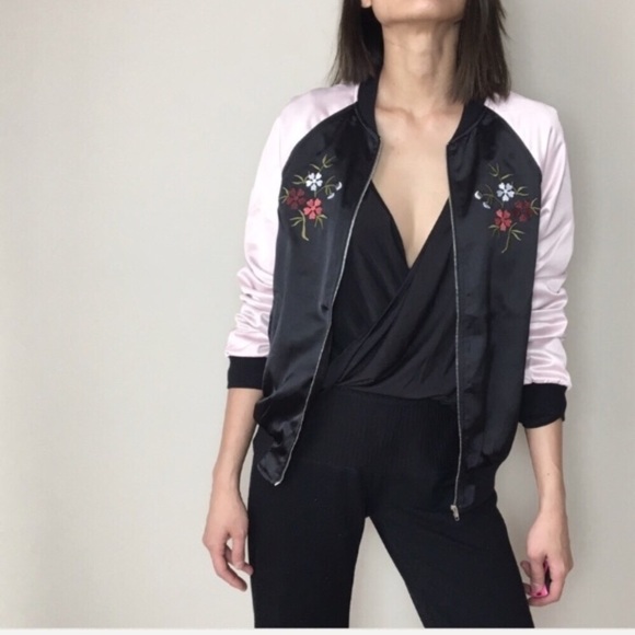 CHICBOMB - Picture 3 of 6